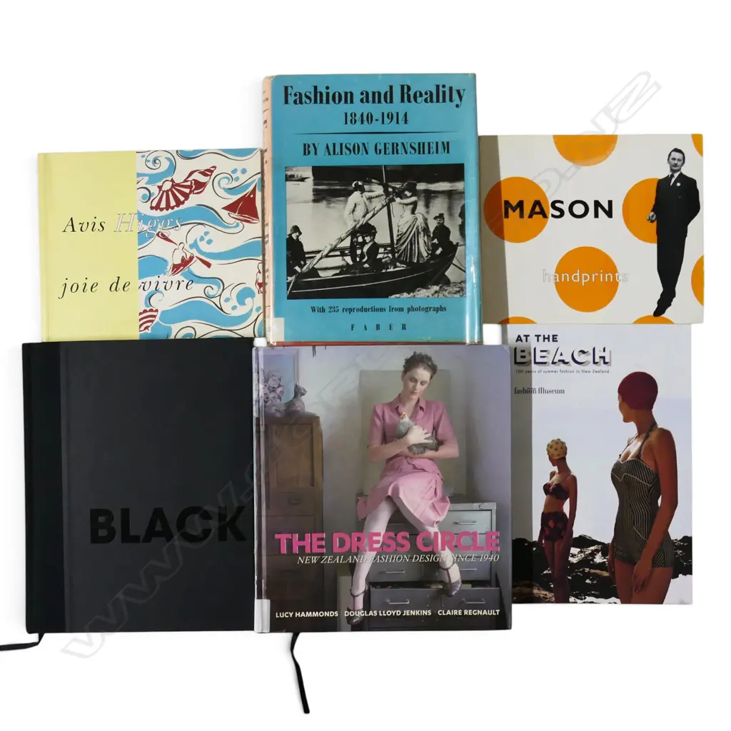 SIX PUBLICATIONS: NZ FASHION - 'THE DRESS CIRCLE' Image 1++